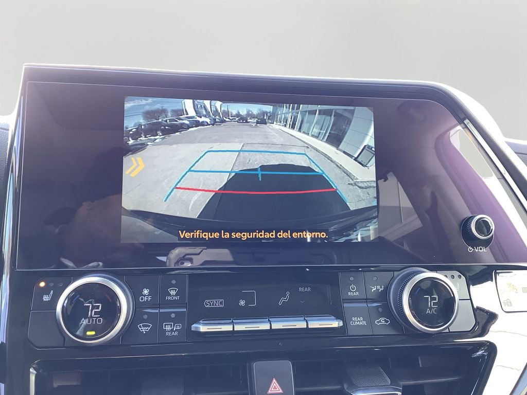 Used 2024 Toyota Highlander XLE image 26