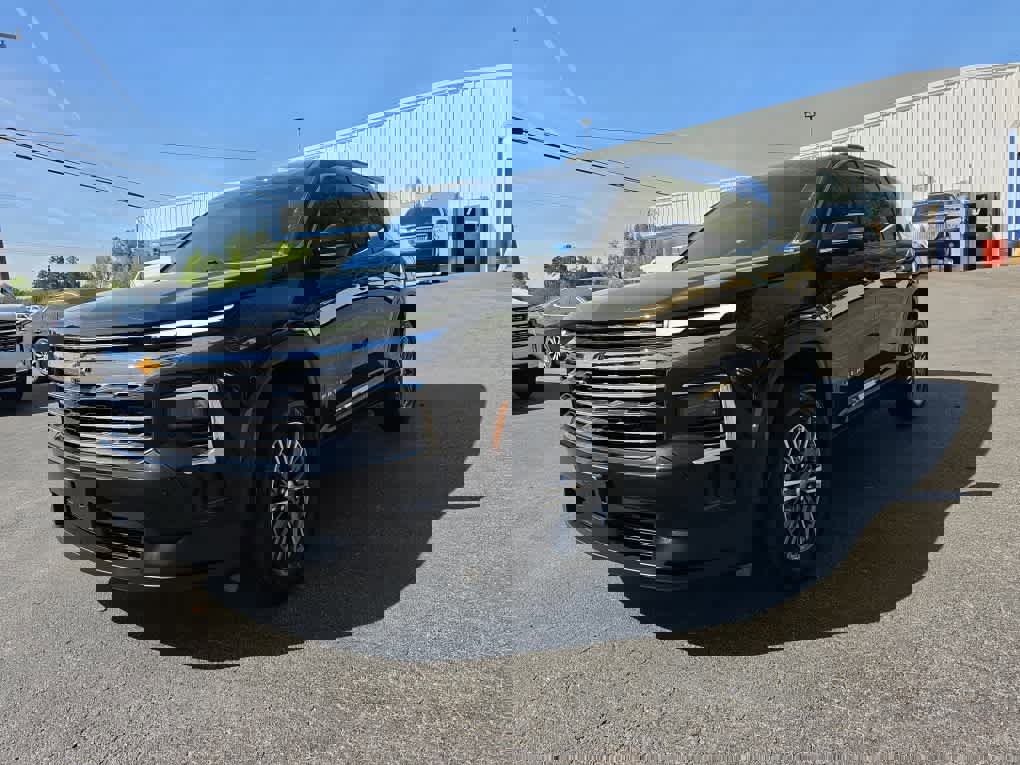 Used 2025 Chevrolet Traverse LT w/ Driver Confidence Package image 7