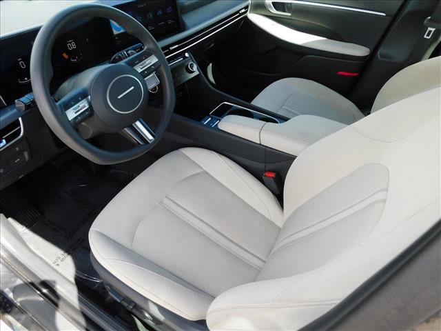 Used 2025 Hyundai Sonata SEL FWD image 16