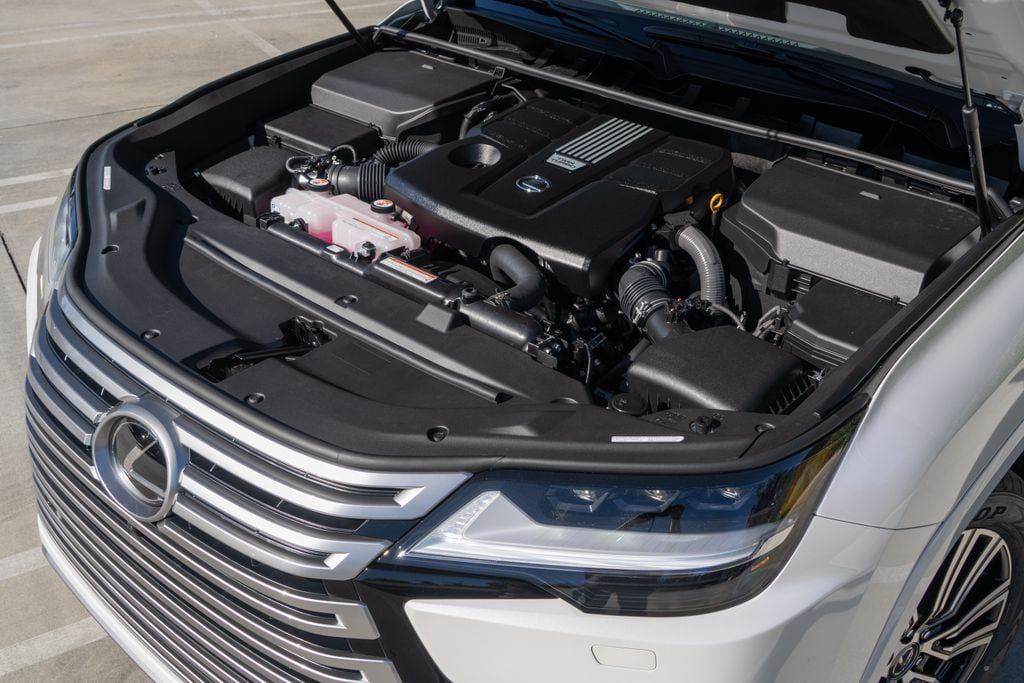 New 2026 Lexus LX 600 4WD w/ Luxury Package image 4