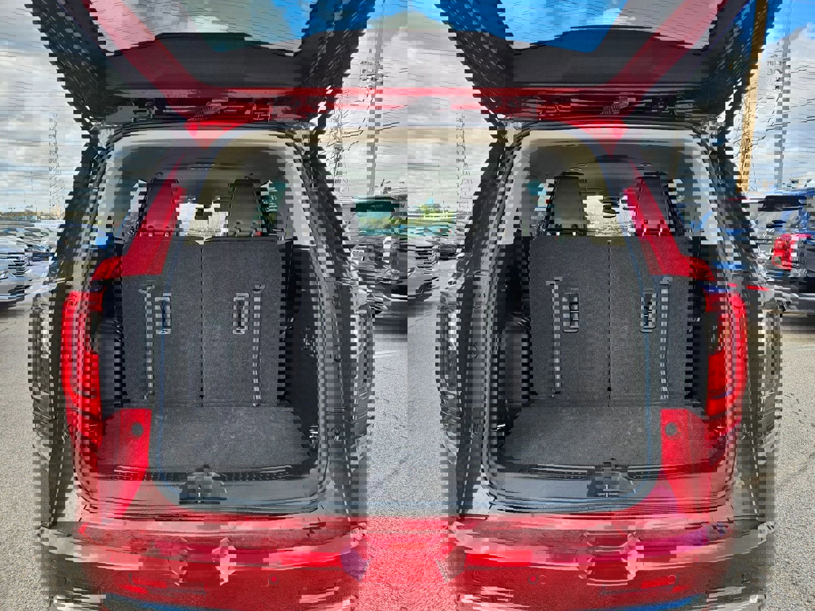 Used 2023 GMC Acadia Denali image 4