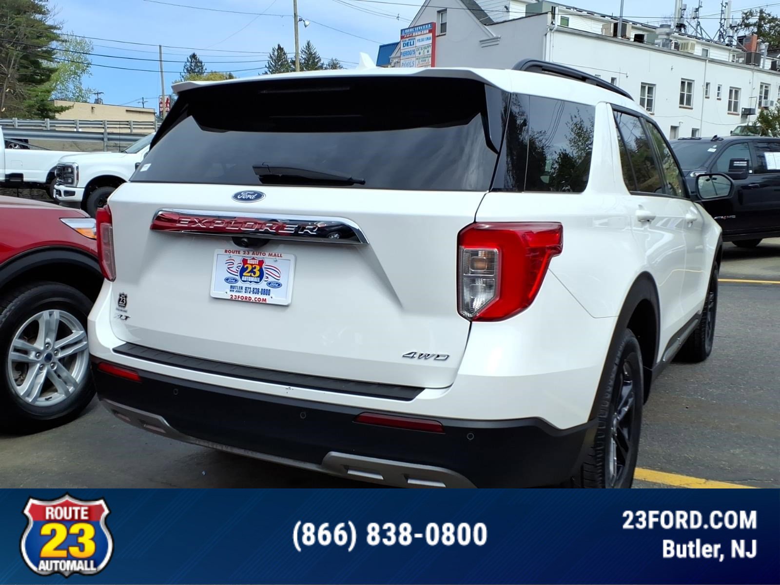 Certified 2022 Ford Explorer XLT w/ Equipment Group 202A AWD/4WD image 8