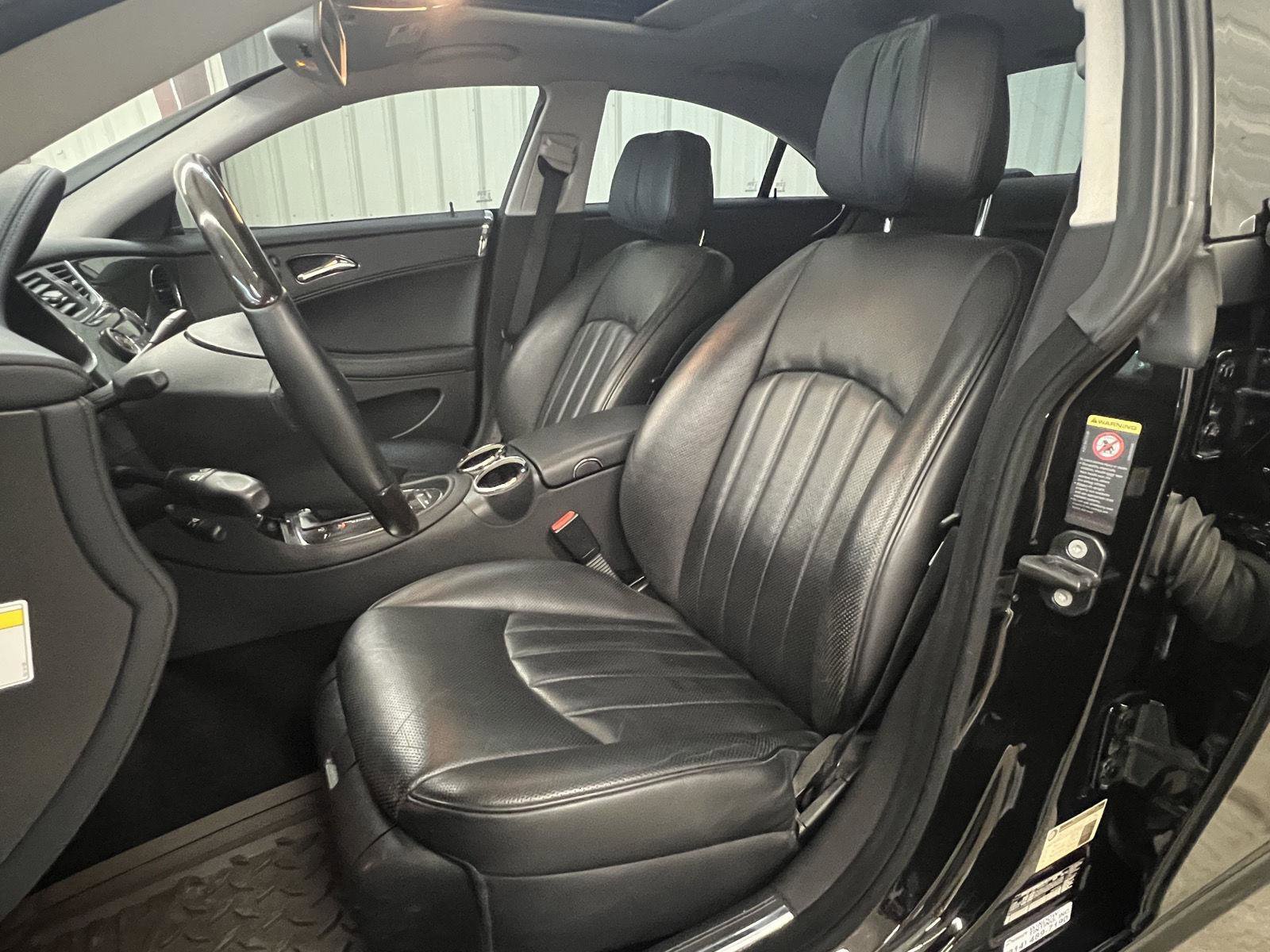 Used 2011 Mercedes-Benz CLS 550 image 3