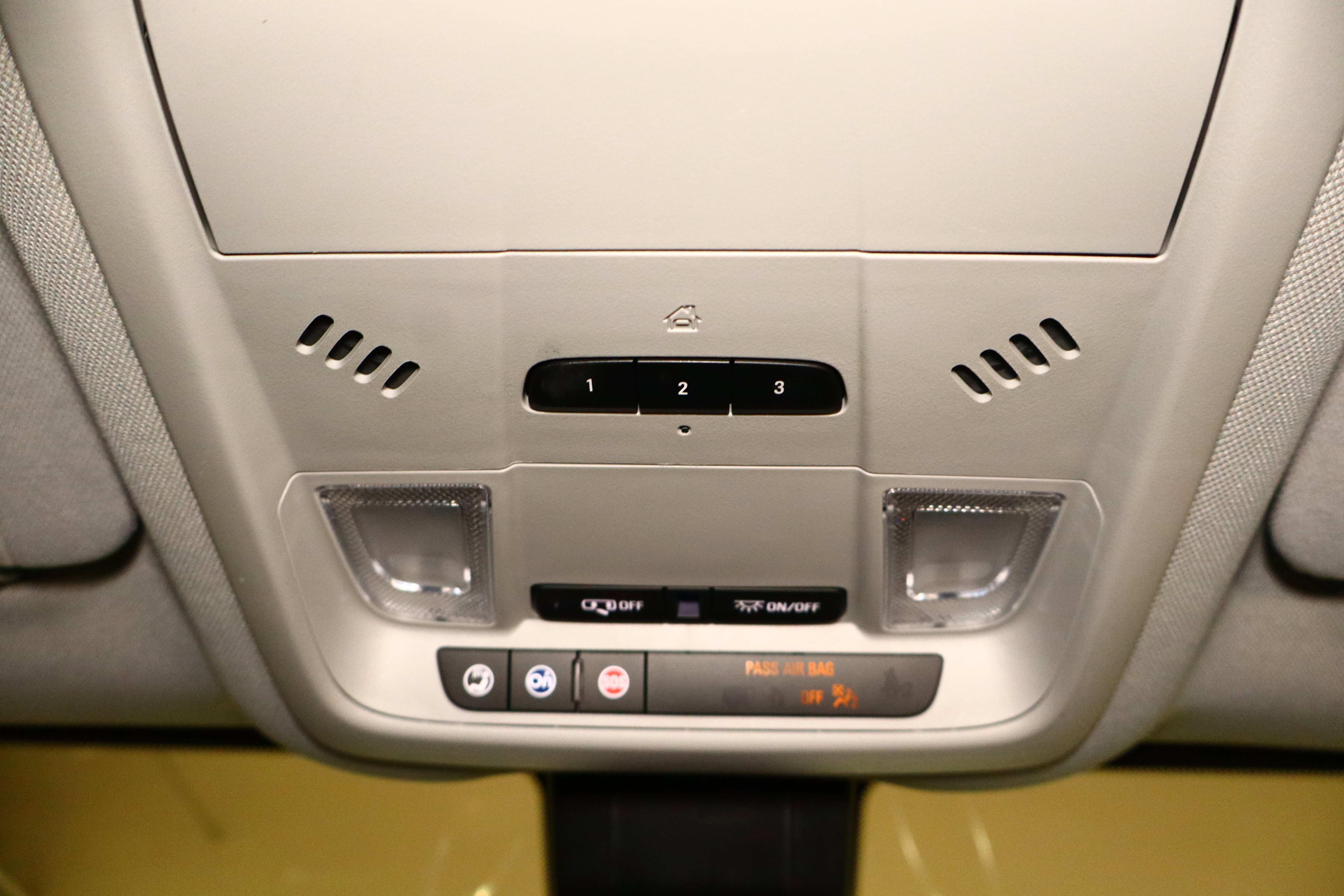 Used 2022 Chevrolet Equinox Premier image 38