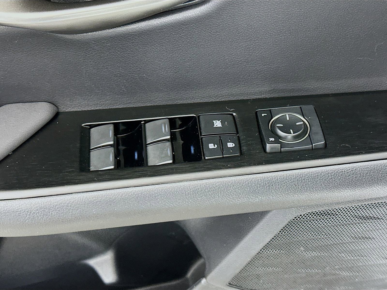 Used 2019 Lexus UX 250h F Sport w/ F Sport Premium Package AWD/4WD image 17