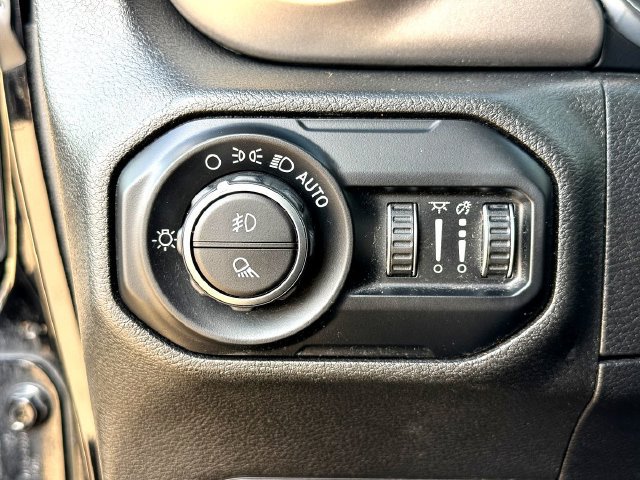 Used 2020 Jeep Gladiator Sport w/ Quick Order Package 24S AWD/4WD image 14