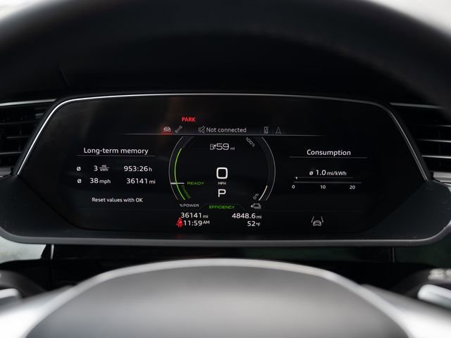 Used 2022 Audi e-tron Premium w/ Convenience Plus Package image 24