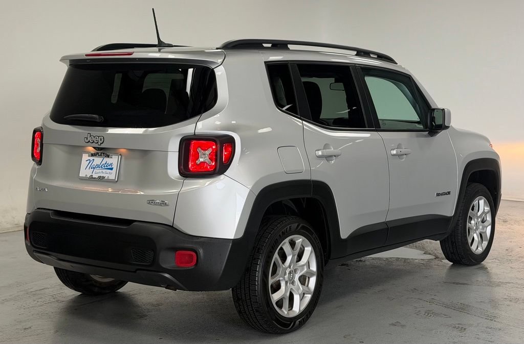 Used 2015 Jeep Renegade Latitude w/ Popular Equipment Group AWD/4WD image 3