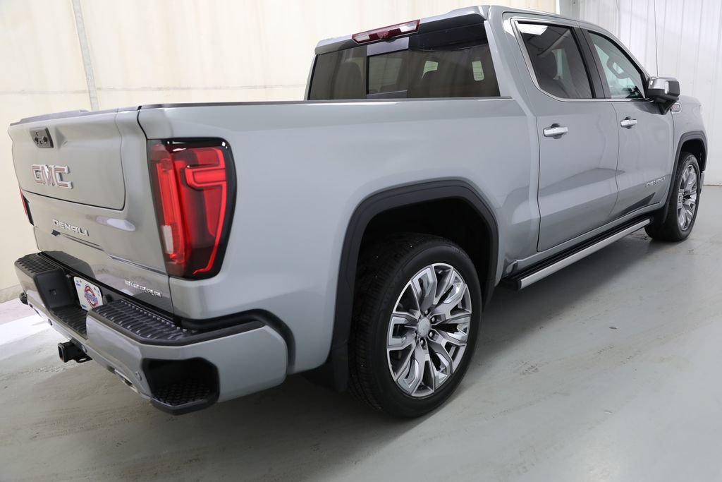 Used 2025 GMC Sierra 1500 Denali AWD/4WD image 8