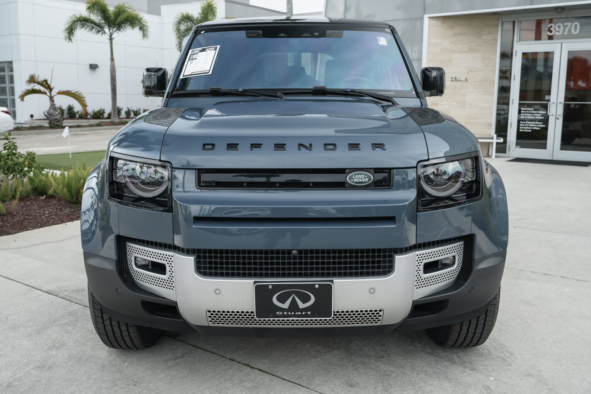 Used 2022 Land Rover Defender 110 SE image 4