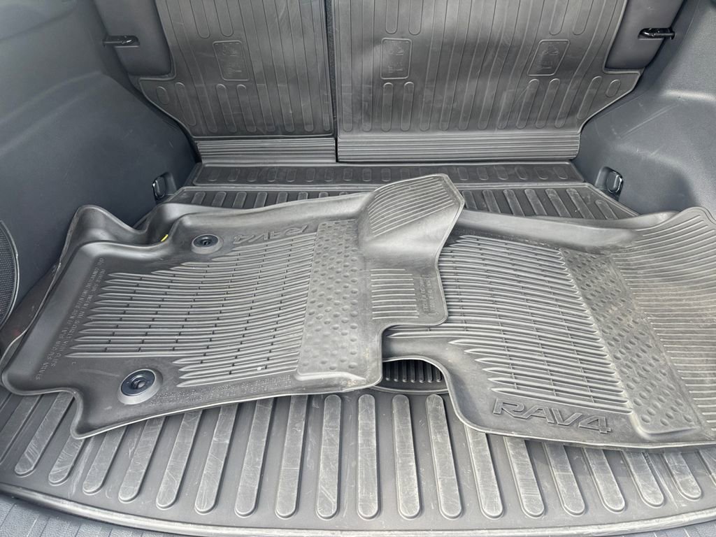 Used 2024 Toyota RAV4 XLE Premium image 16