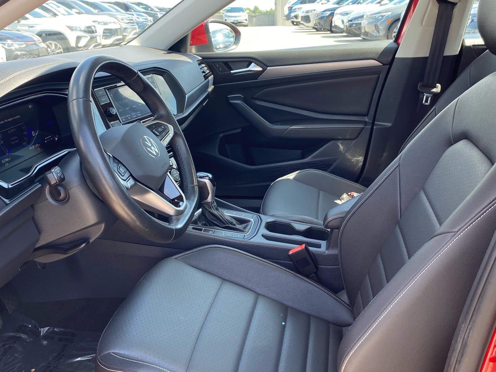 Certified 2024 Volkswagen Jetta SE w/ Panoramic Sunroof Package FWD image 12