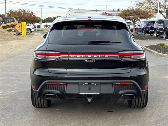 Used 2023 Porsche Macan Turbo image 5