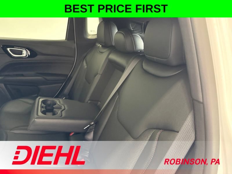 New 2026 Jeep Compass Trailhawk w/ Sun, Sound & Navigation Group AWD/4WD image 14
