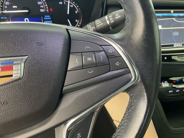 Used 2019 Cadillac XT5 FWD image 11