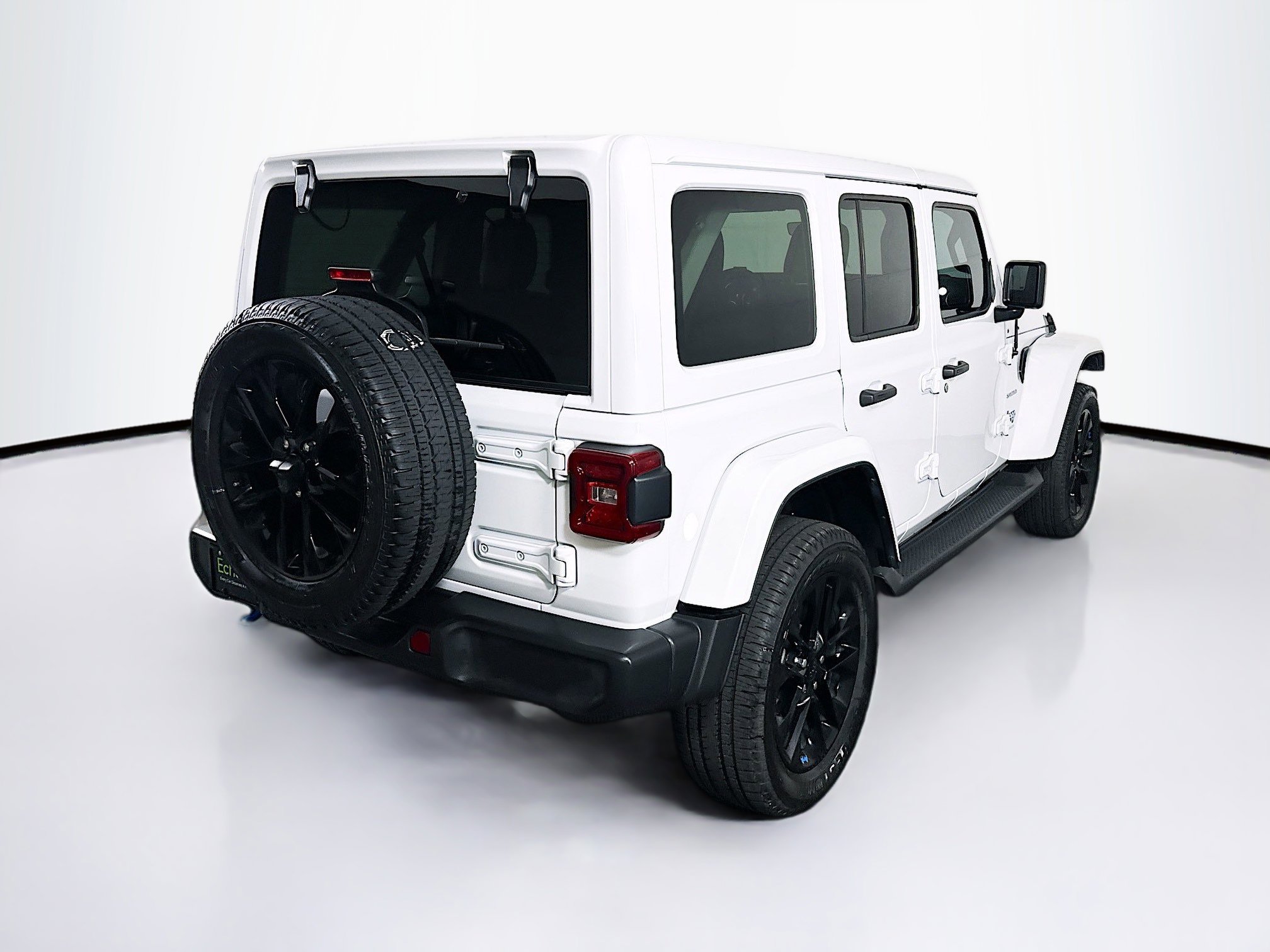 Used 2023 Jeep Wrangler Unlimited Sahara AWD/4WD image 7