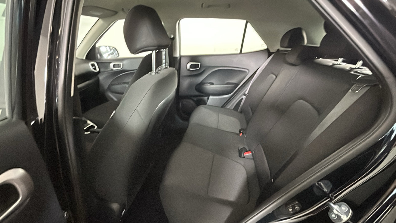 Used 2026 Hyundai Venue SE FWD image 31