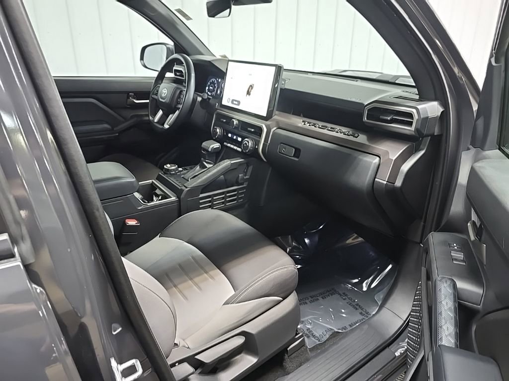 Used 2024 Toyota Tacoma TRD Sport AWD/4WD image 15