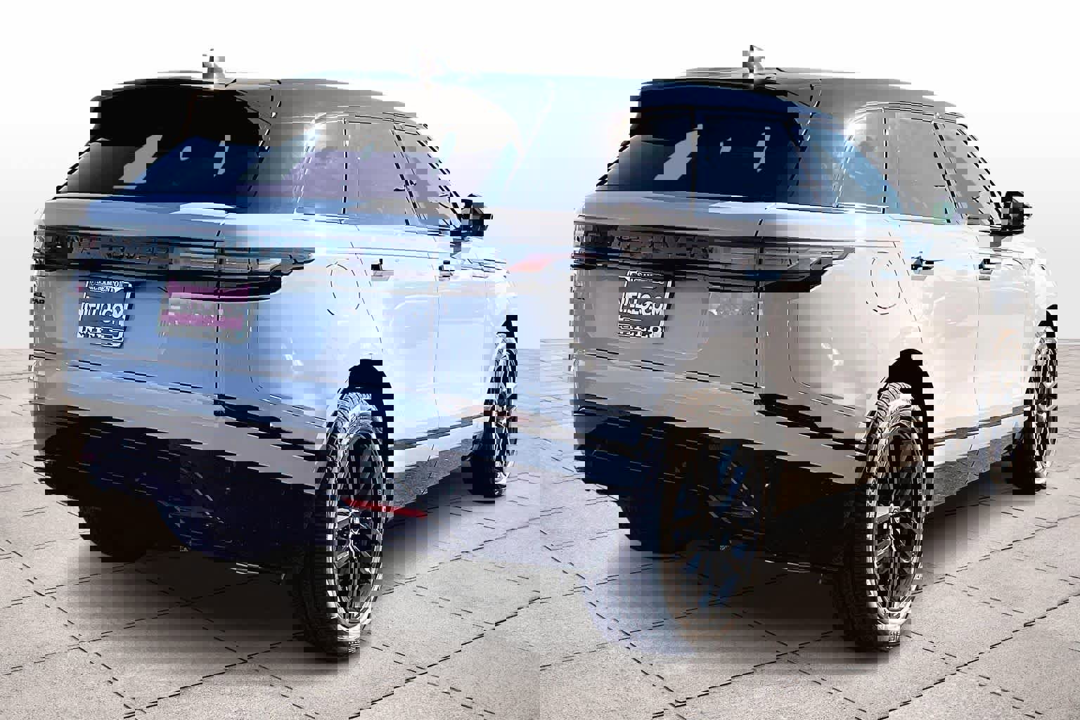 New 2026 Land Rover Range Rover Velar Dynamic SE image 4