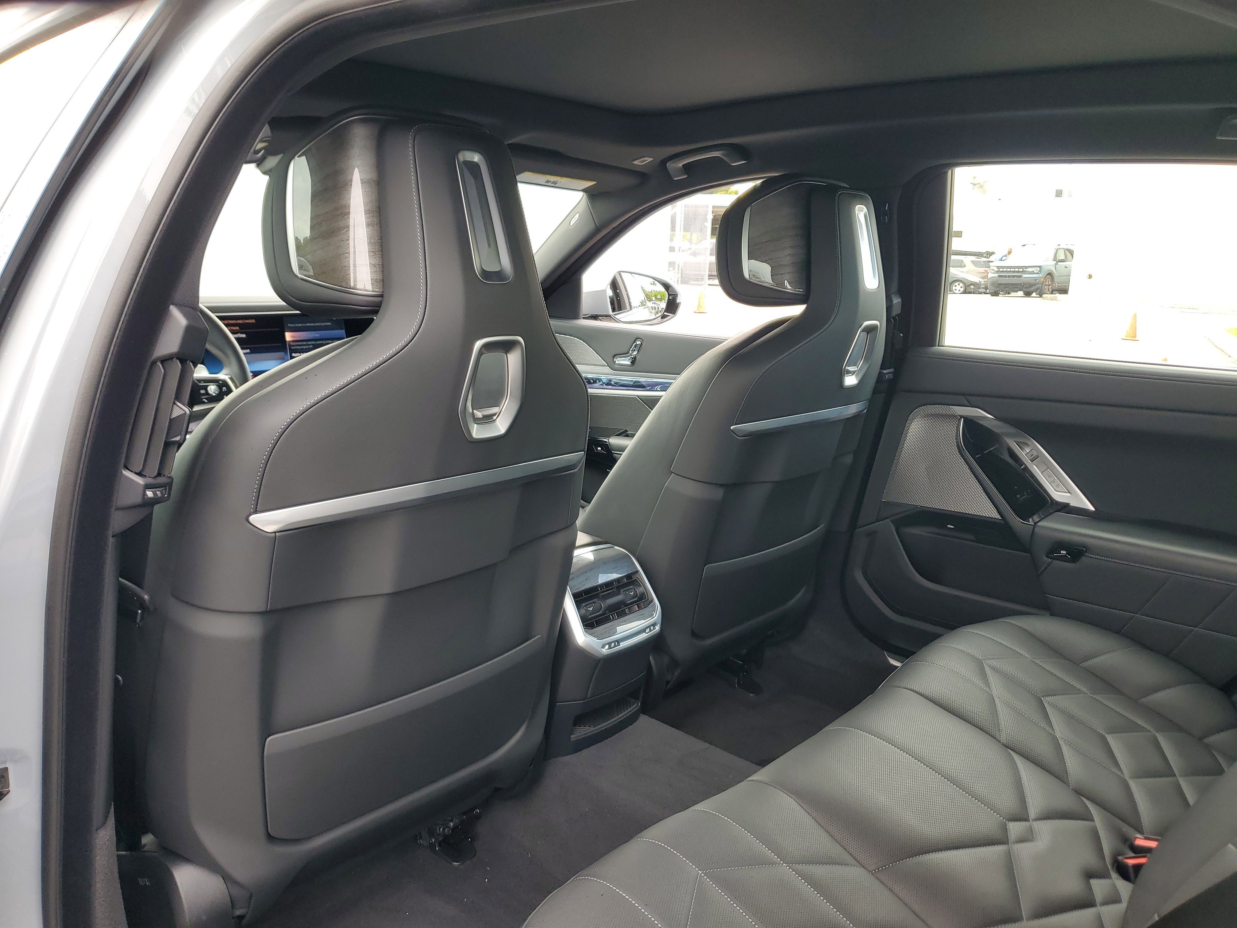 Used 2024 BMW 740i xDrive image 14