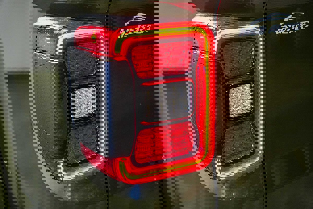 Used 2021 Jeep Gladiator Rubicon w/ LED Lighting Group image 17