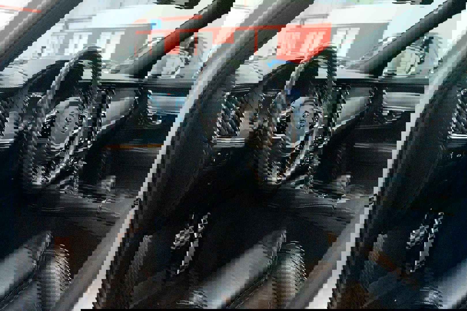 Used 2019 Volvo V90 T5 R-Design w/ Protection Package Premier image 18