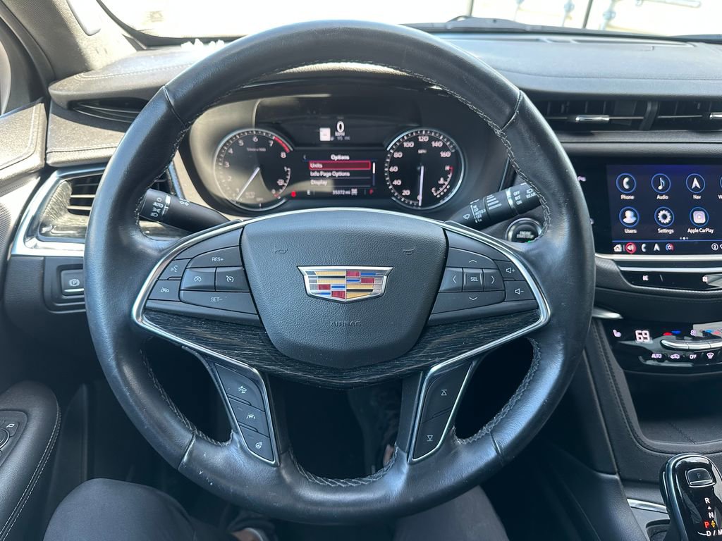 Used 2021 Cadillac XT5 Premium Luxury AWD/4WD image 2