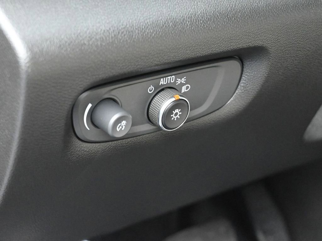 Used 2023 Chevrolet Traverse LS image 14