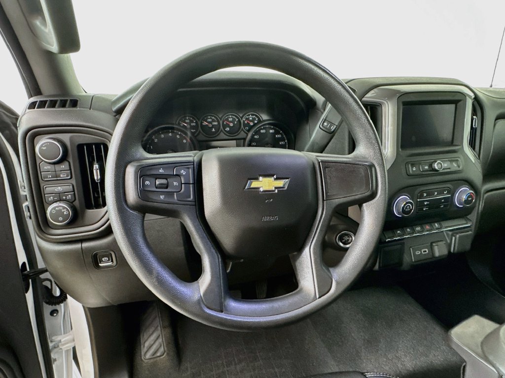 Used 2022 Chevrolet Silverado 1500 Custom AWD/4WD image 12