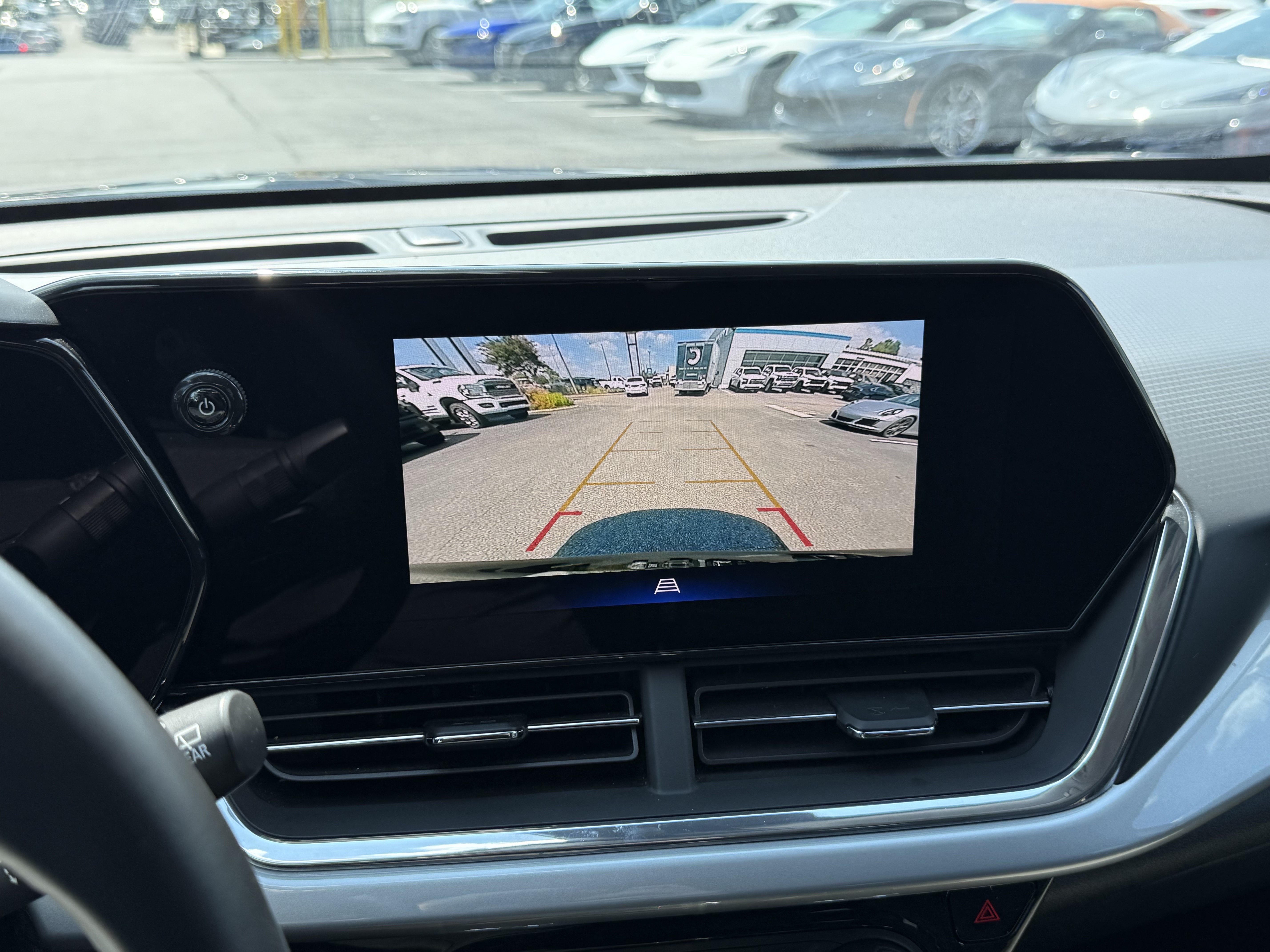 Used 2025 Chevrolet Trax LT w/ LT Convenience Package FWD image 22