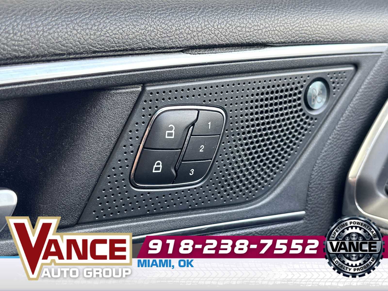 Used 2021 Ford Edge ST image 30