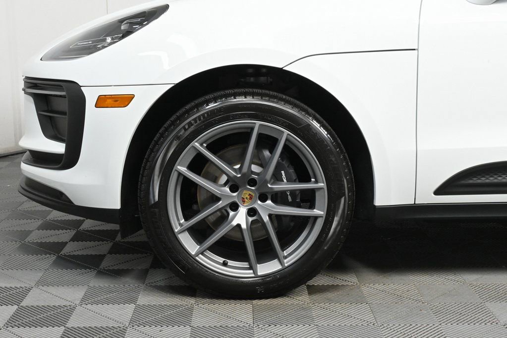 Certified 2025 Porsche Macan image 28