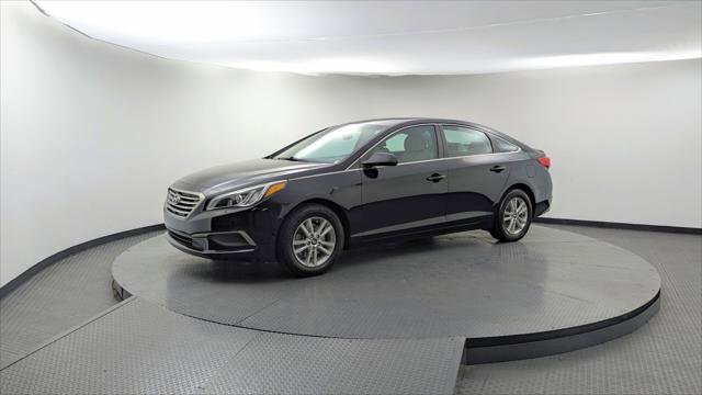 Used 2017 Hyundai Sonata SE image 2