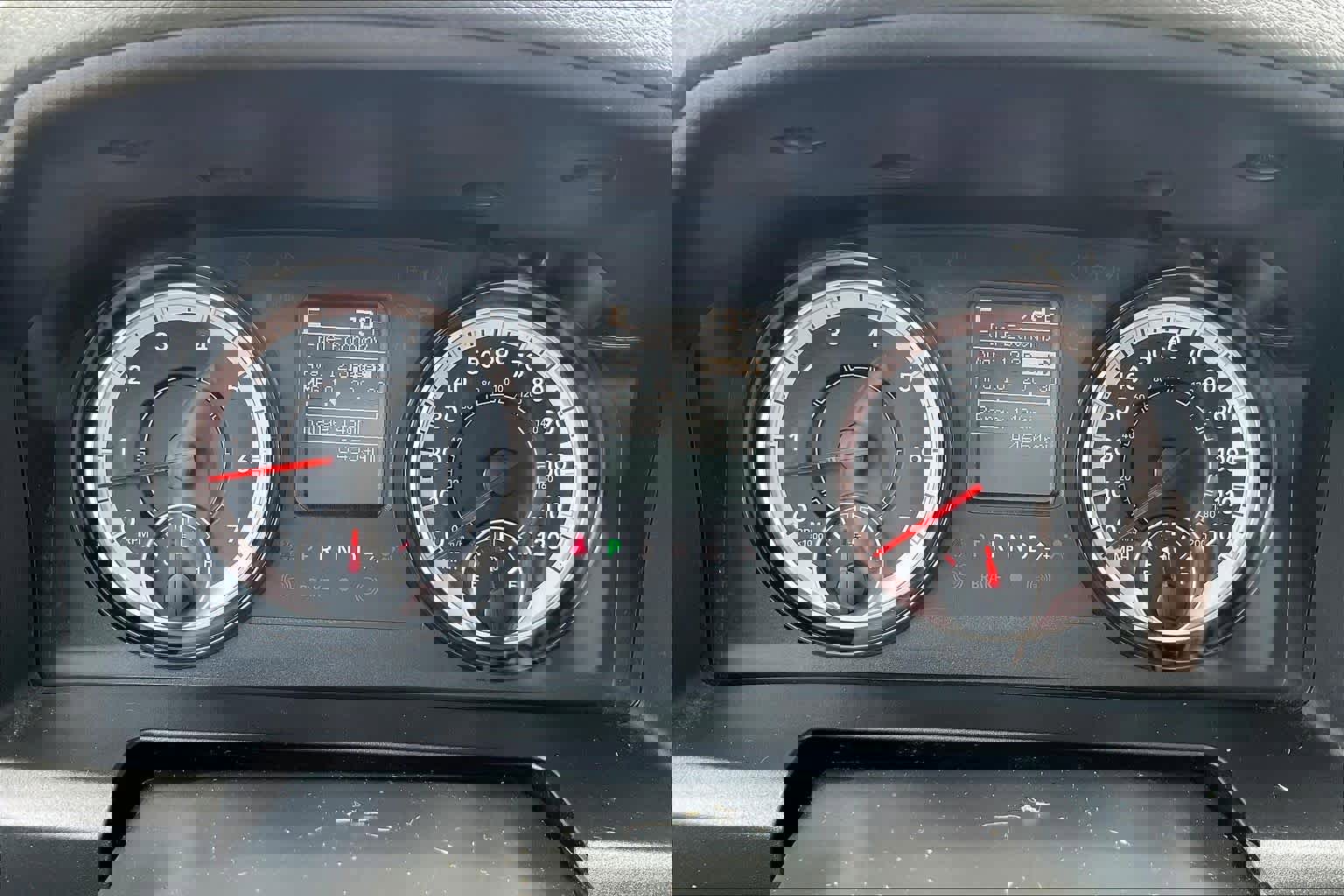 Used 2017 RAM 2500 Lone Star w/ Sport Appearance Group AWD/4WD image 25