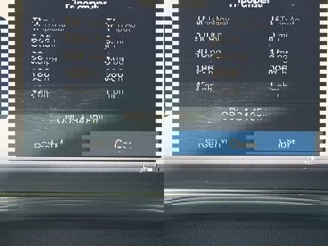 Certified 2023 Volvo XC40 B4 Plus w/ Protection Package Premier FWD image 27