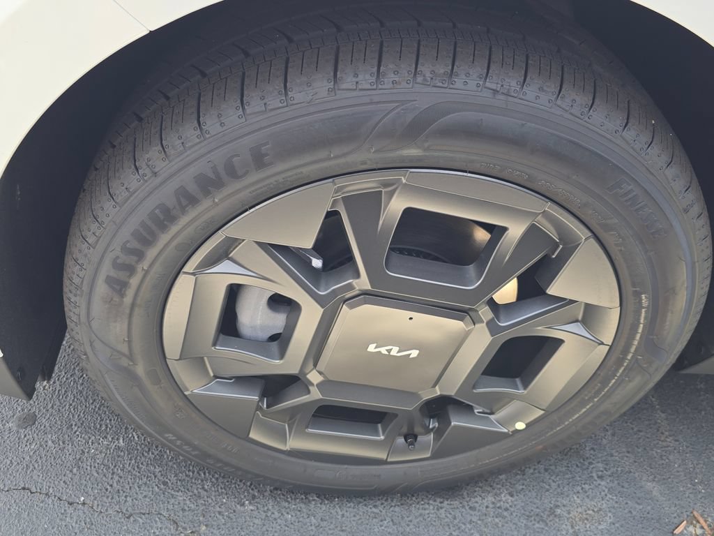 New 2027 Kia Carnival EX FWD image 6