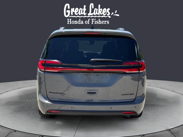 Used 2025 Chrysler Pacifica Limited FWD image 4
