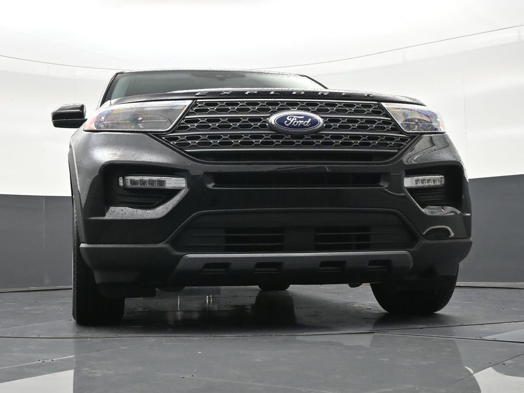 Used 2024 Ford Explorer XLT w/ Equipment Group 202A RWD image 32