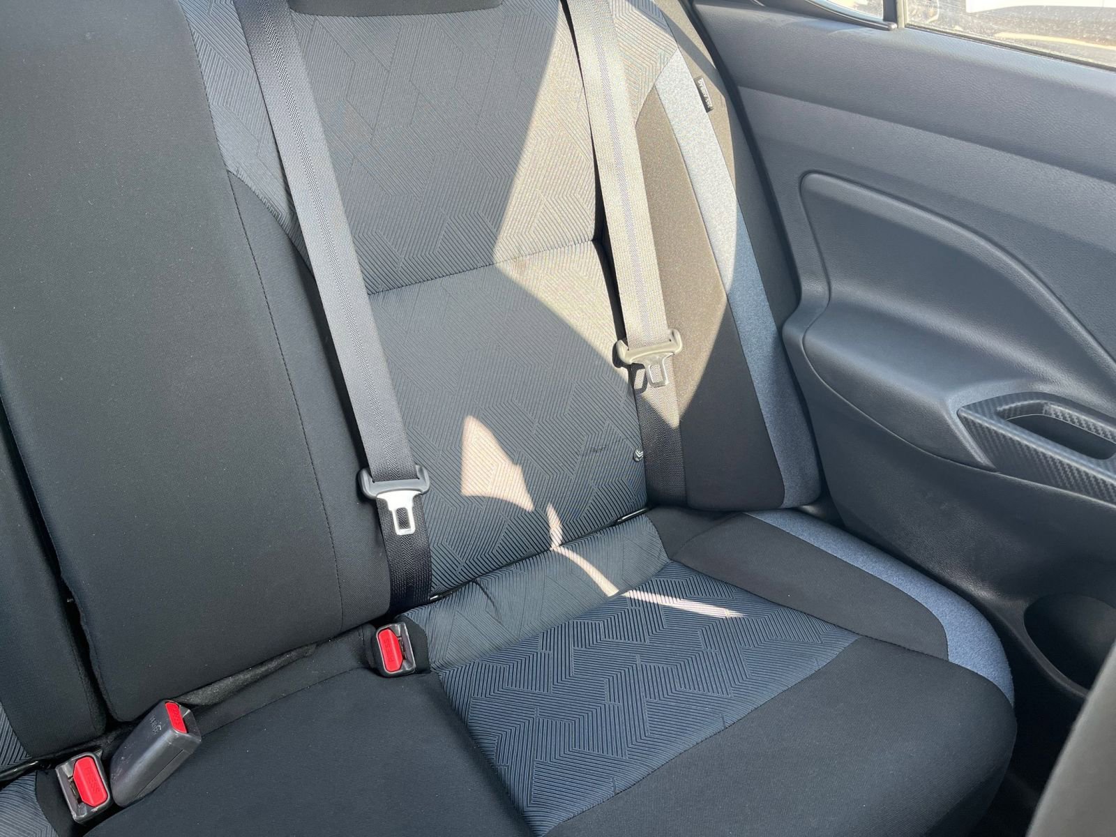 Used 2025 Nissan Versa SV image 33