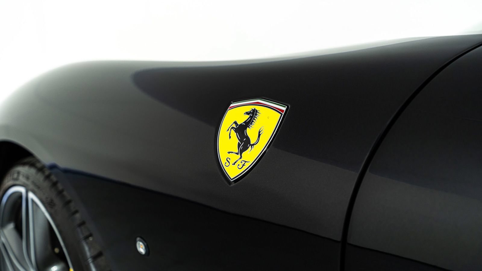 Certified 2025 Ferrari Roma Spider RWD image 6