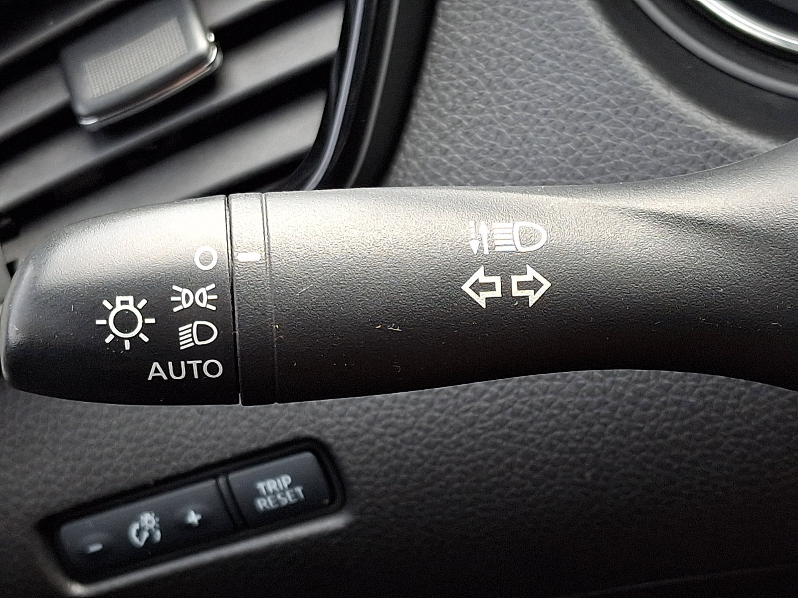 Used 2020 Nissan Rogue Sport S w/ Appearance Package image 25