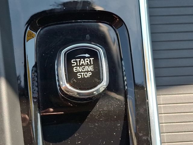 Certified 2024 Volvo XC60 B5 Core w/ Protection Package Premier AWD/4WD image 27