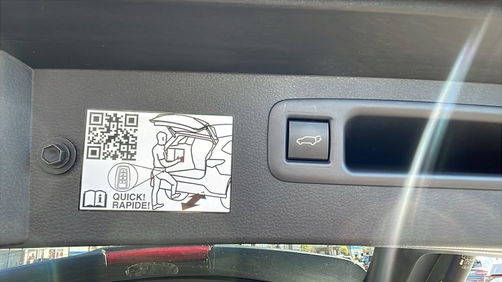 Used 2024 Toyota Highlander Limited image 34