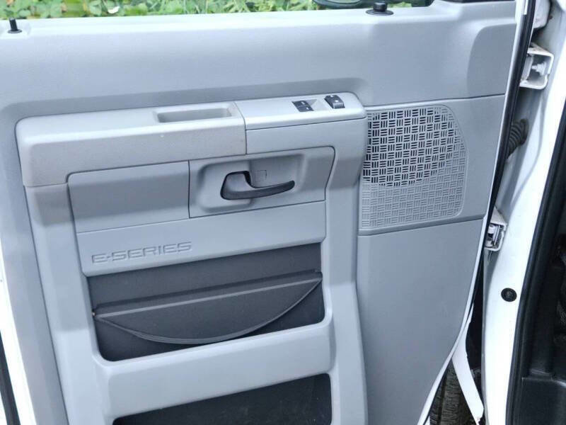 Used 2015 Ford E-350 and Econoline 350 Super Duty w/ Power Windows & Locks Group image 16