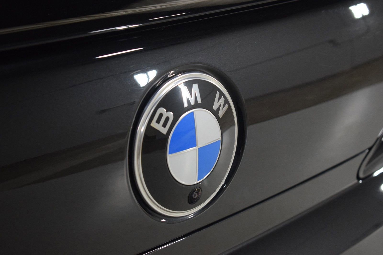 Used 2025 BMW 740i xDrive image 10