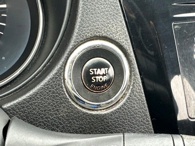 Used 2018 Nissan Rogue Sport SV AWD/4WD image 34