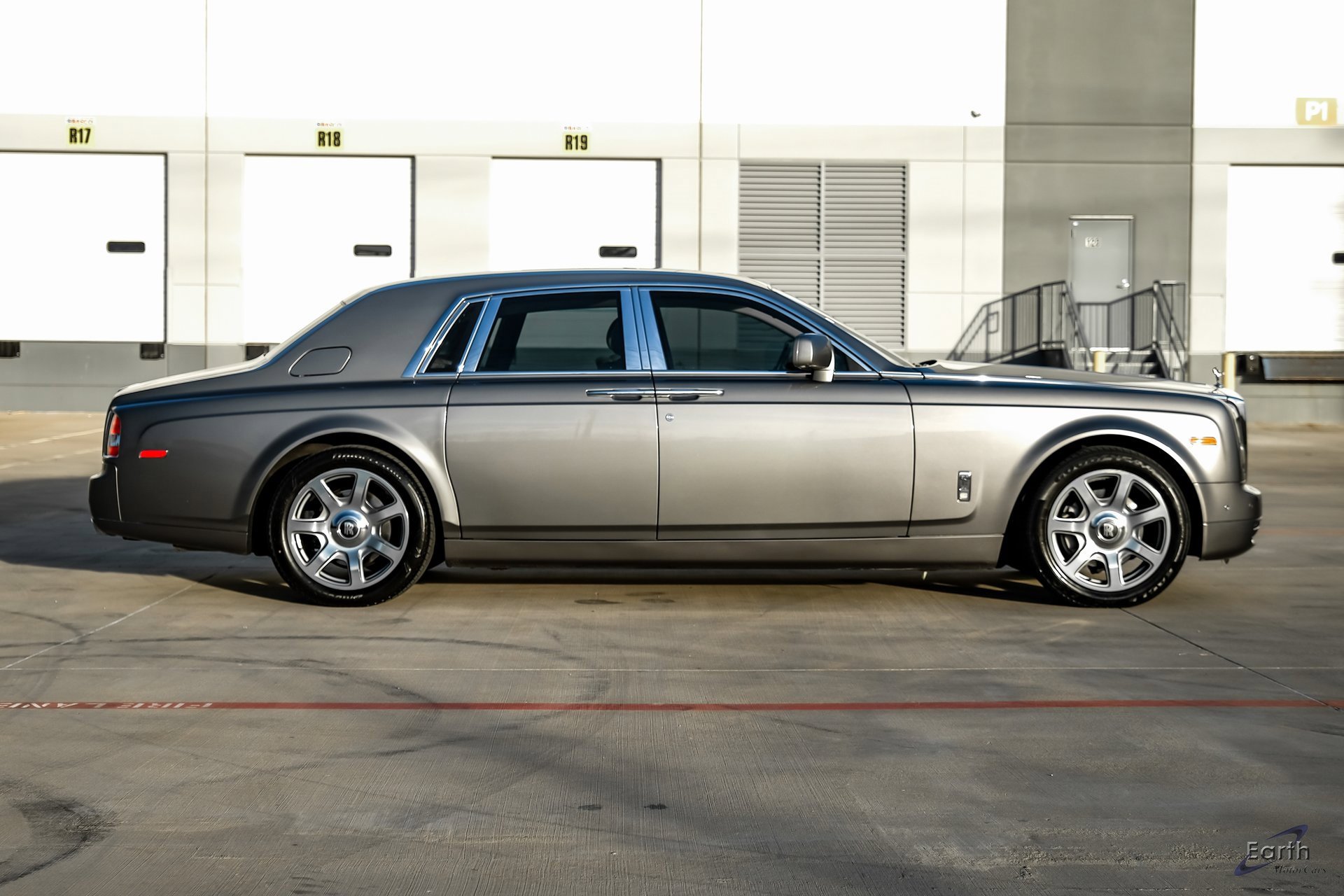 Used 2014 Rolls-Royce Phantom Sedan image 15