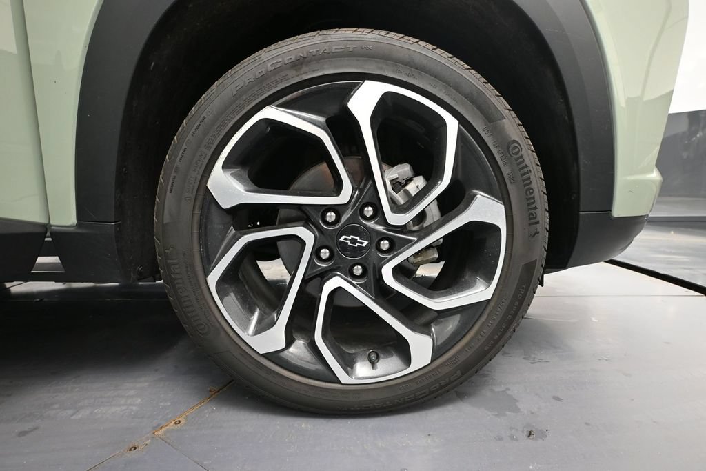Used 2024 Chevrolet Trax RS w/ Sunroof Package FWD image 12