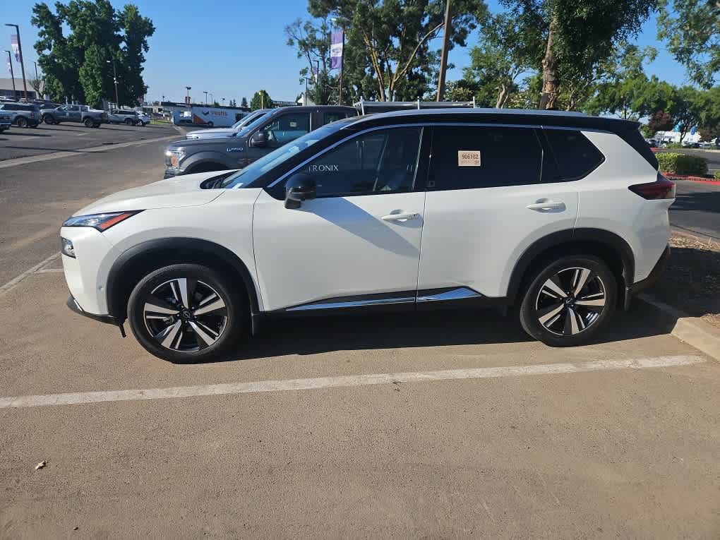 Used 2023 Nissan Rogue SL AWD/4WD image 5