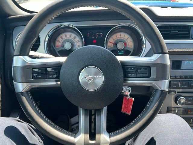 Used 2010 Ford Mustang GT RWD image 13